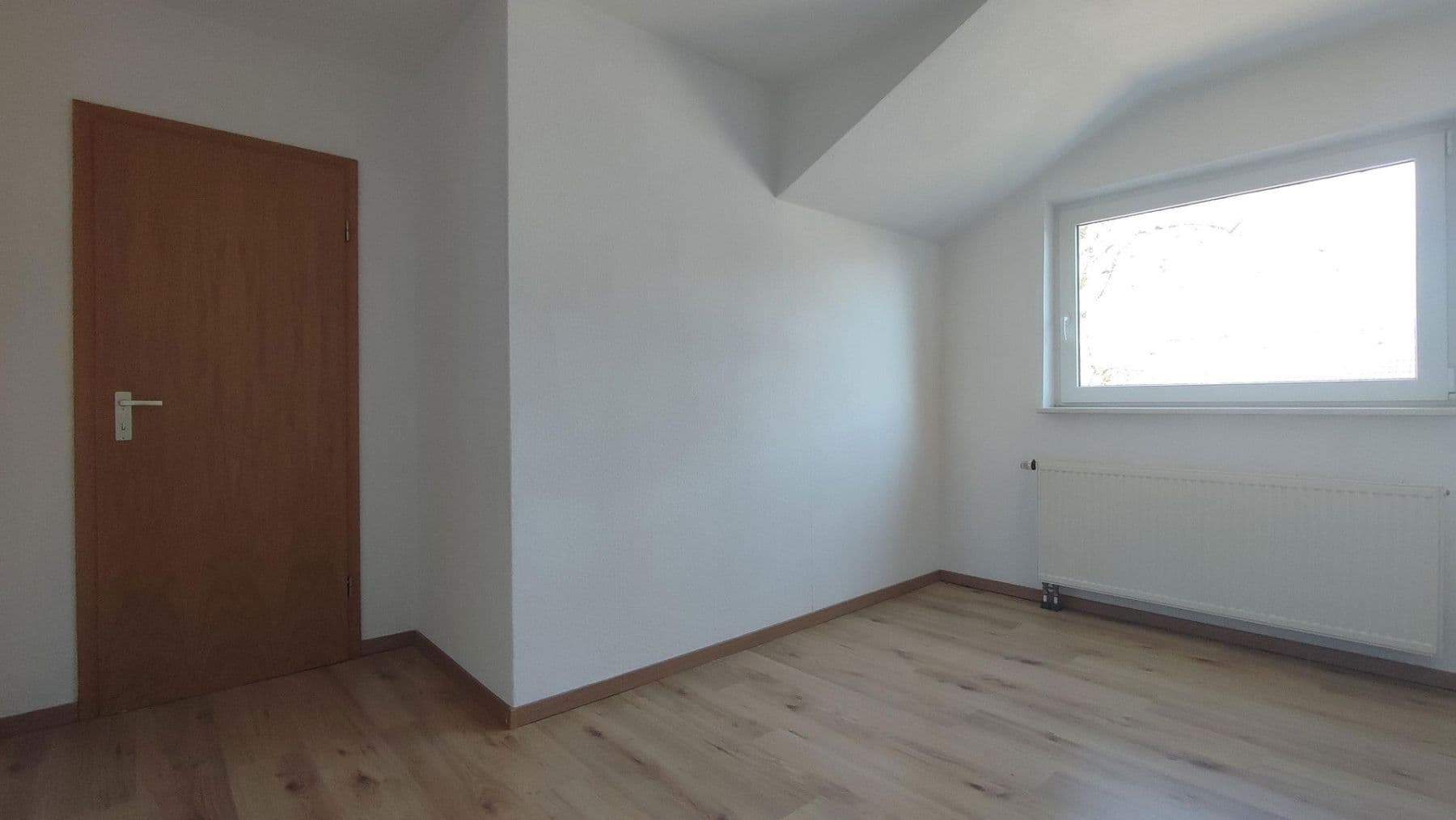 Predaj domu 89 m², pozemek 240 m², Schnedermannstraße 69, Emden, Dolné Sasko Predaj domu 89 m², pozemek 240 m², Schnedermannstraße 69, Emden, Dolné Sasko