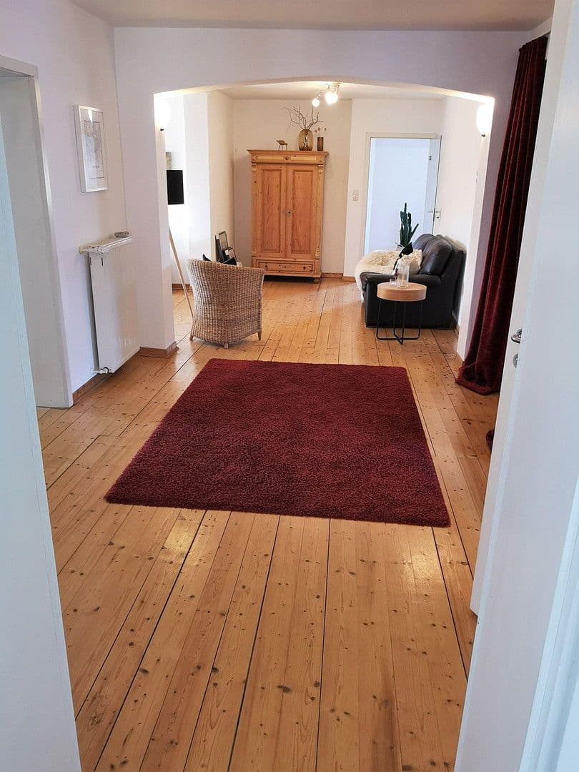 Prenájom bytu 4-izbový 148 m², Rinteln, Dolné Sasko Prenájom bytu 4-izbový 148 m², Rinteln, Dolné Sasko