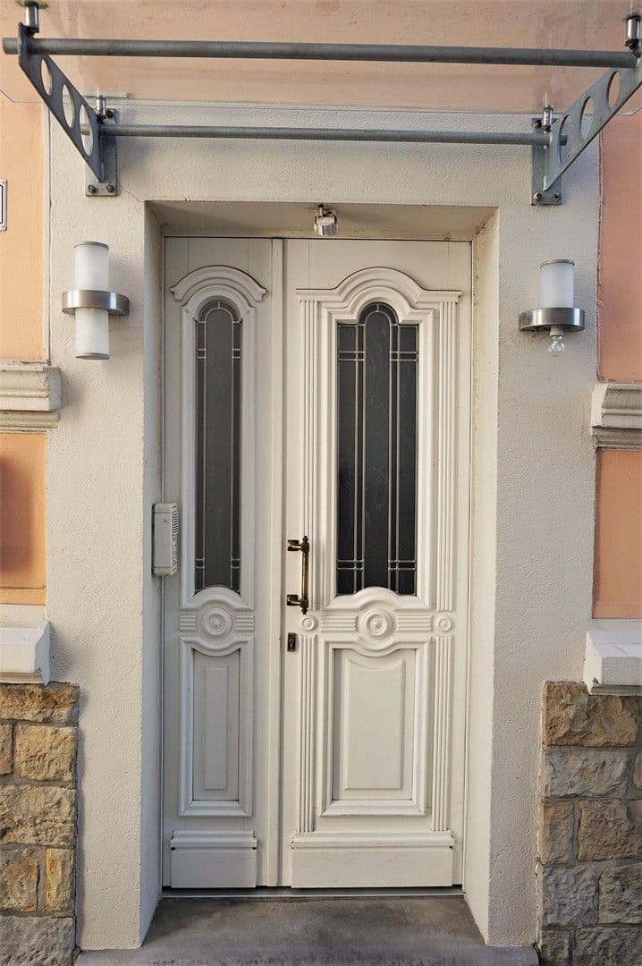 Prenájom bytu 4-izbový 148 m², Rinteln, Dolné Sasko Prenájom bytu 4-izbový 148 m², Rinteln, Dolné Sasko