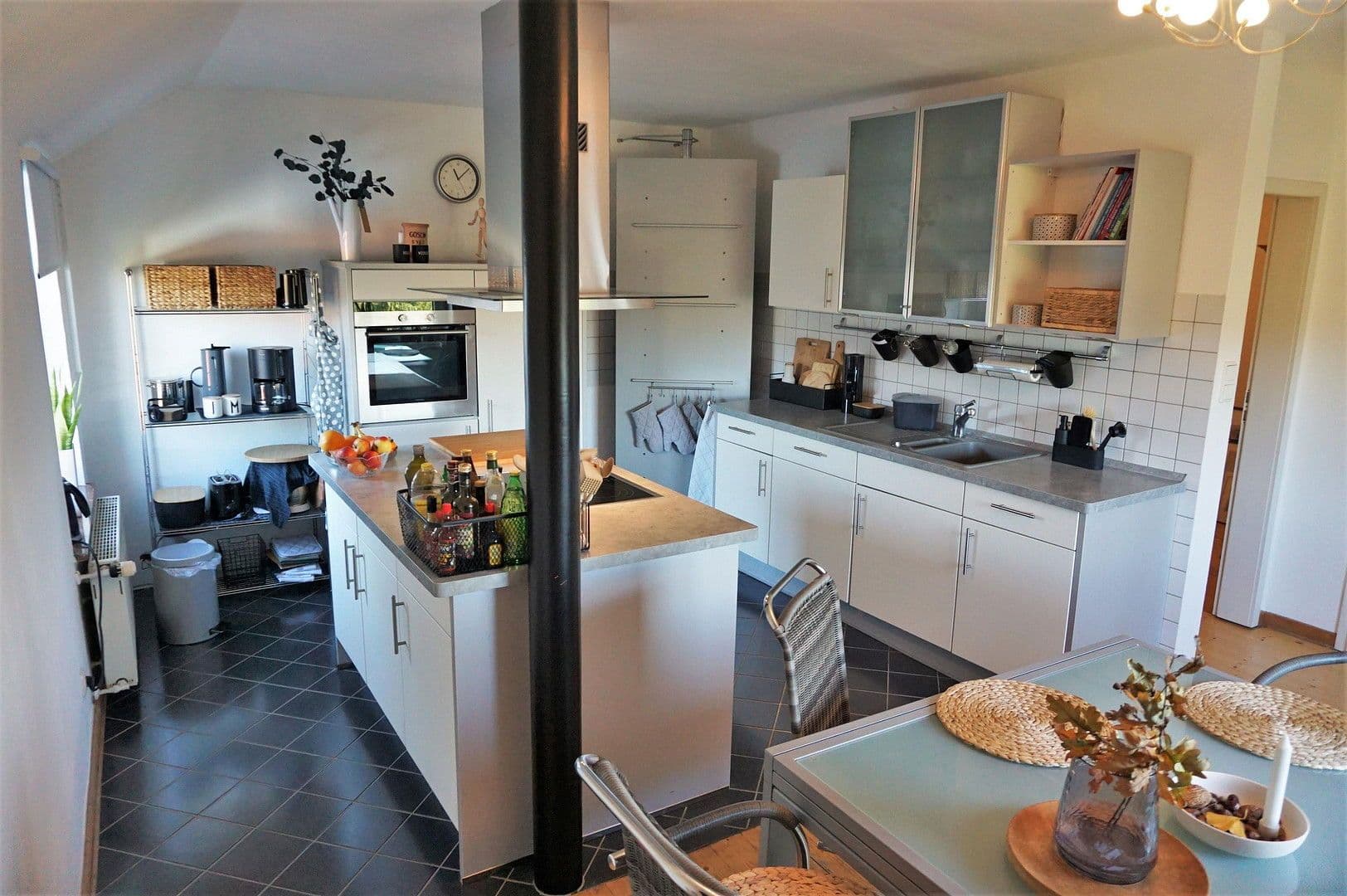 Prenájom bytu 4-izbový 148 m², Rinteln, Dolné Sasko Prenájom bytu 4-izbový 148 m², Rinteln, Dolné Sasko