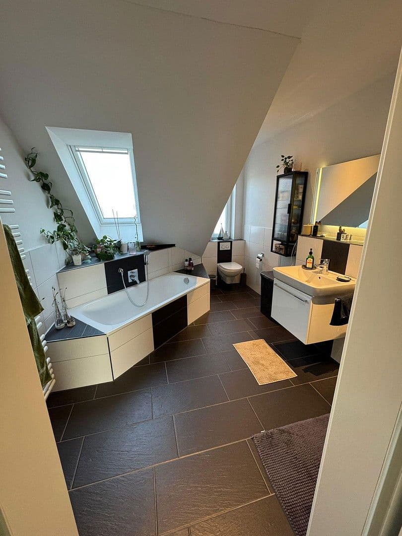 Predaj bytu 3-izbový 97 m², Oldenburg, Dolné Sasko Predaj bytu 3-izbový 97 m², Oldenburg, Dolné Sasko