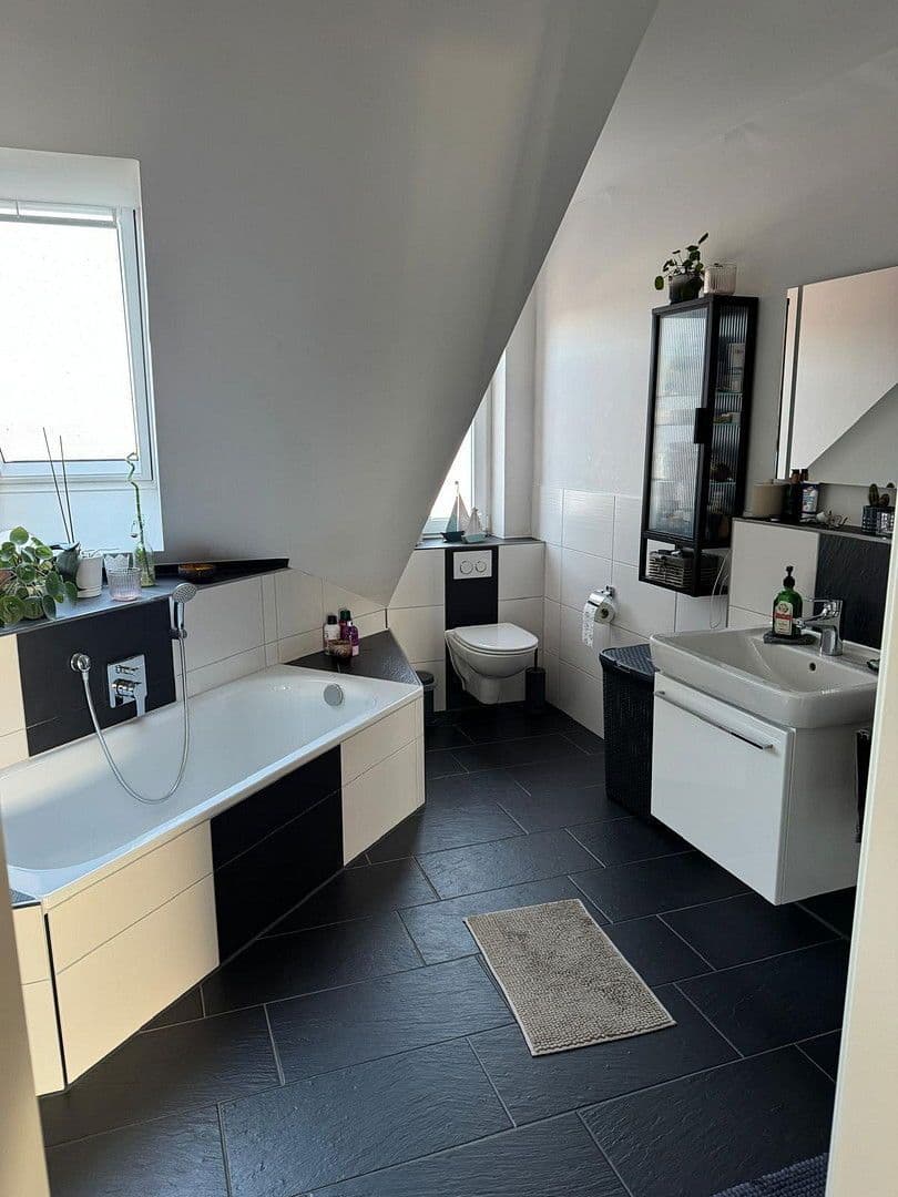 Predaj bytu 3-izbový 97 m², Oldenburg, Dolné Sasko Predaj bytu 3-izbový 97 m², Oldenburg, Dolné Sasko