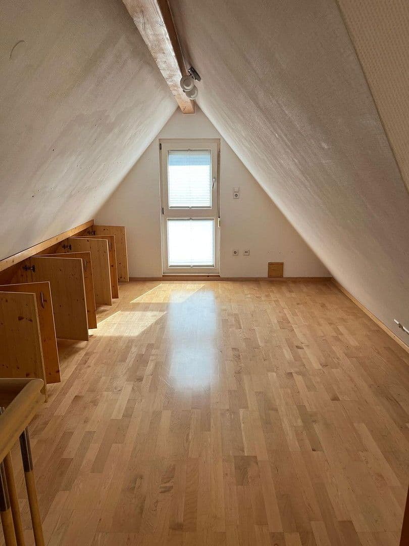 Prenájom bytu 2-izbový 75 m², Weil der Stadt, Bádensko-Wurttembersko Prenájom bytu 2-izbový 75 m², Weil der Stadt, Bádensko-Wurttembersko