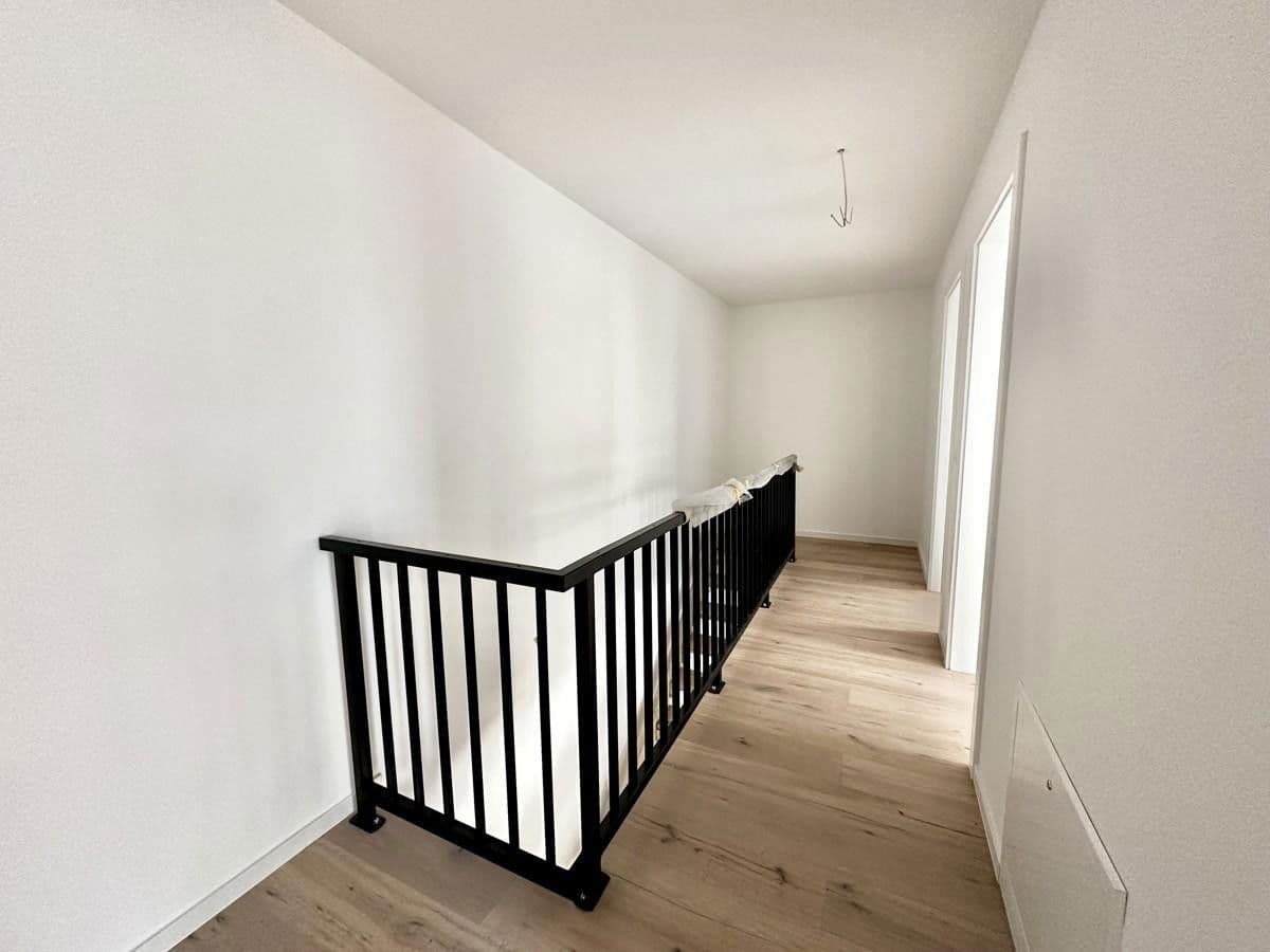 Prenájom bytu 4-izbový 121 m², Kieselbronn, Bádensko-Wurttembersko Prenájom bytu 4-izbový 121 m², Kieselbronn, Bádensko-Wurttembersko