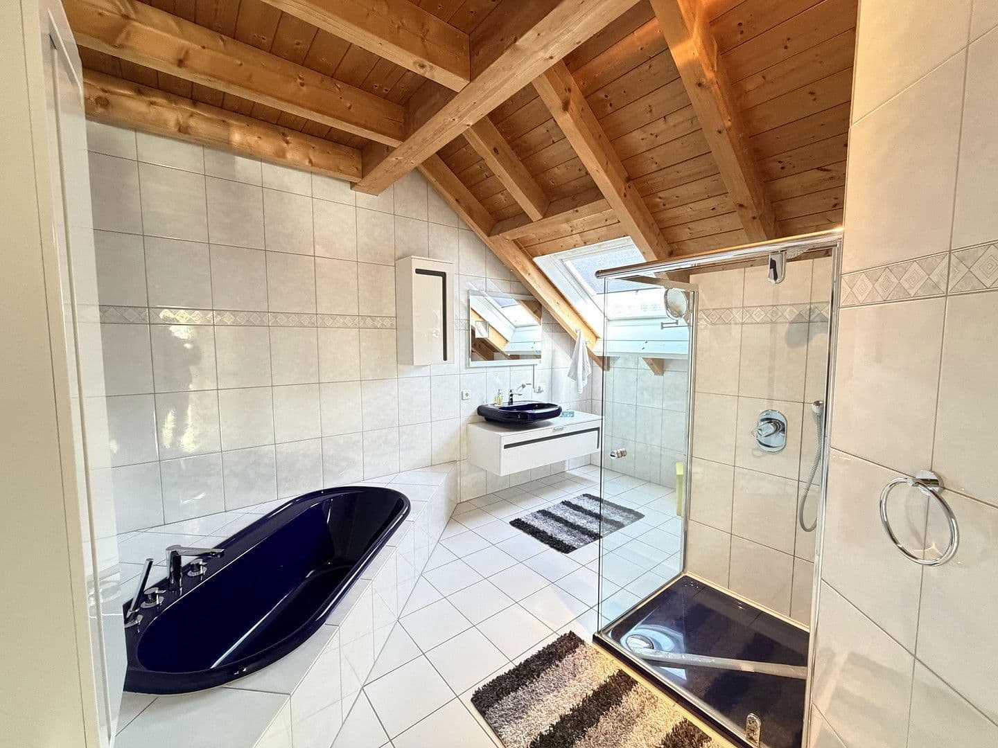 Prenájom bytu 3-izbový 132 m², Nelkenstraße 74, Hochspeyer, Porýnie-Falcko Prenájom bytu 3-izbový 132 m², Nelkenstraße 74, Hochspeyer, Porýnie-Falcko