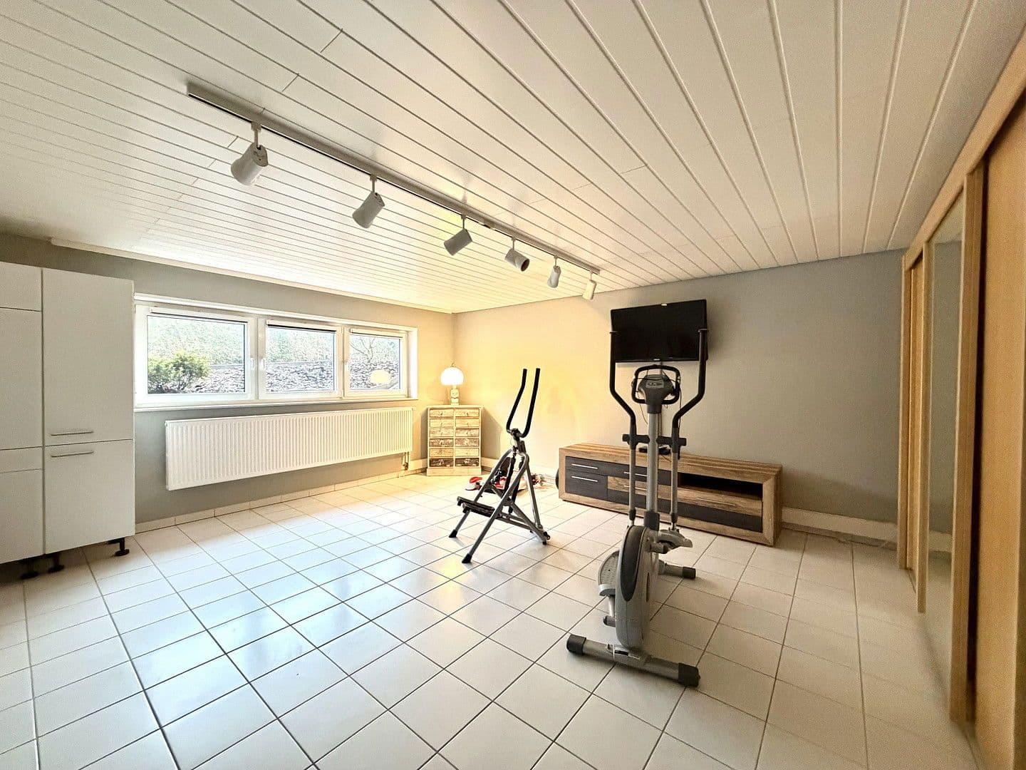 Prenájom bytu 3-izbový 132 m², Nelkenstraße 74, Hochspeyer, Porýnie-Falcko Prenájom bytu 3-izbový 132 m², Nelkenstraße 74, Hochspeyer, Porýnie-Falcko