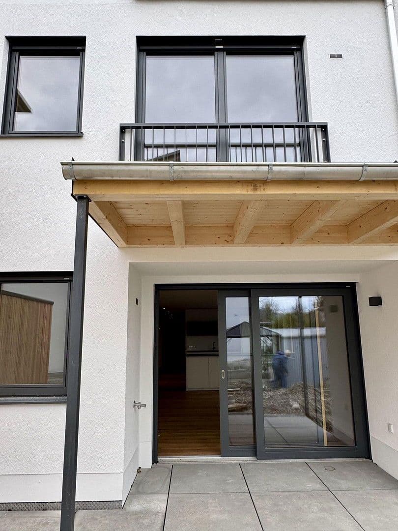 Prenájom bytu 5-izbový 135 m², Happinger Straße 66, Rosenheim, Bavorsko Prenájom bytu 5-izbový 135 m², Happinger Straße 66, Rosenheim, Bavorsko