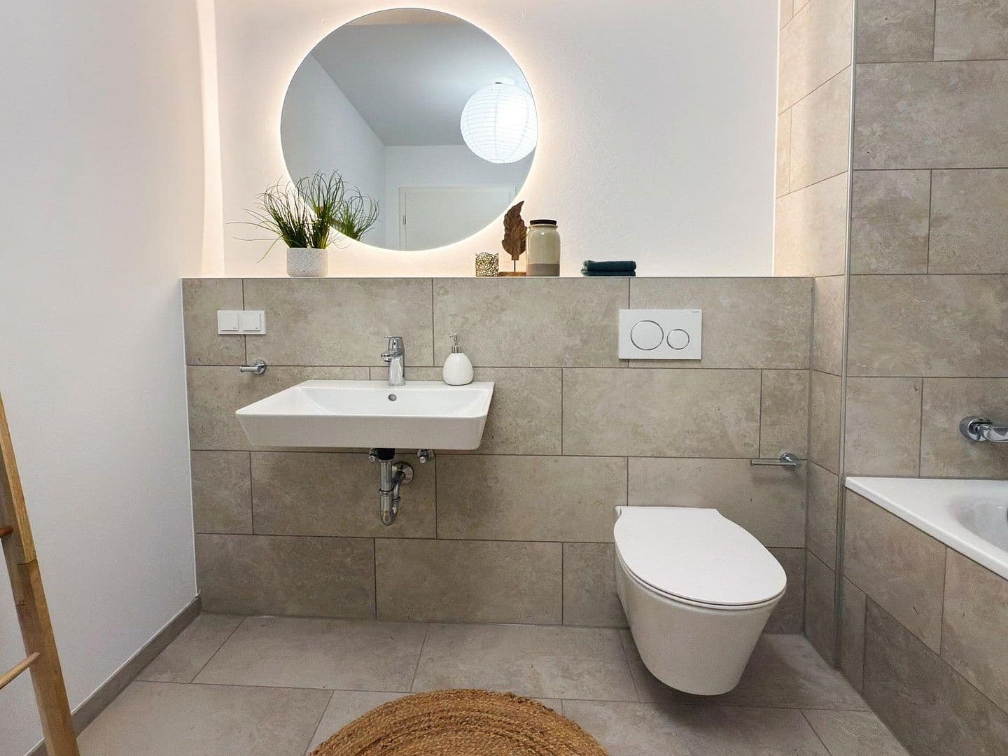 Prenájom bytu 3-izbový 90 m², Rembrandtstr. 32, Solingen, Severné Porýnie - Westfálsko Prenájom bytu 3-izbový 90 m², Rembrandtstr. 32, Solingen, Severné Porýnie - Westfálsko