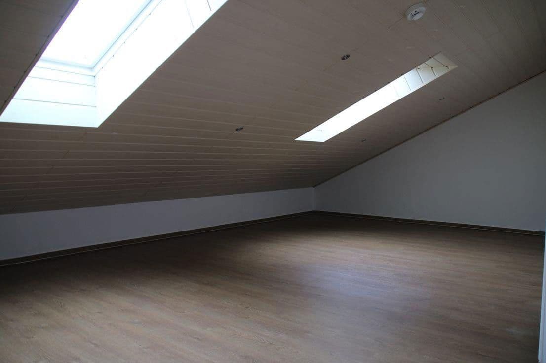 Prenájom bytu 6-izbový 190 m², Ziegelmoosstraße 25, Rain, Bavorsko Prenájom bytu 6-izbový 190 m², Ziegelmoosstraße 25, Rain, Bavorsko