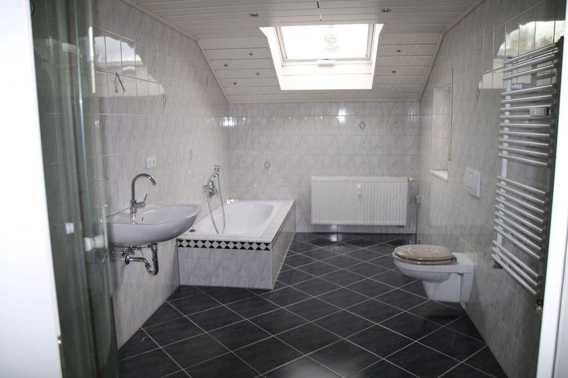 Prenájom bytu 6-izbový 190 m², Ziegelmoosstraße 25, Rain, Bavorsko Prenájom bytu 6-izbový 190 m², Ziegelmoosstraße 25, Rain, Bavorsko