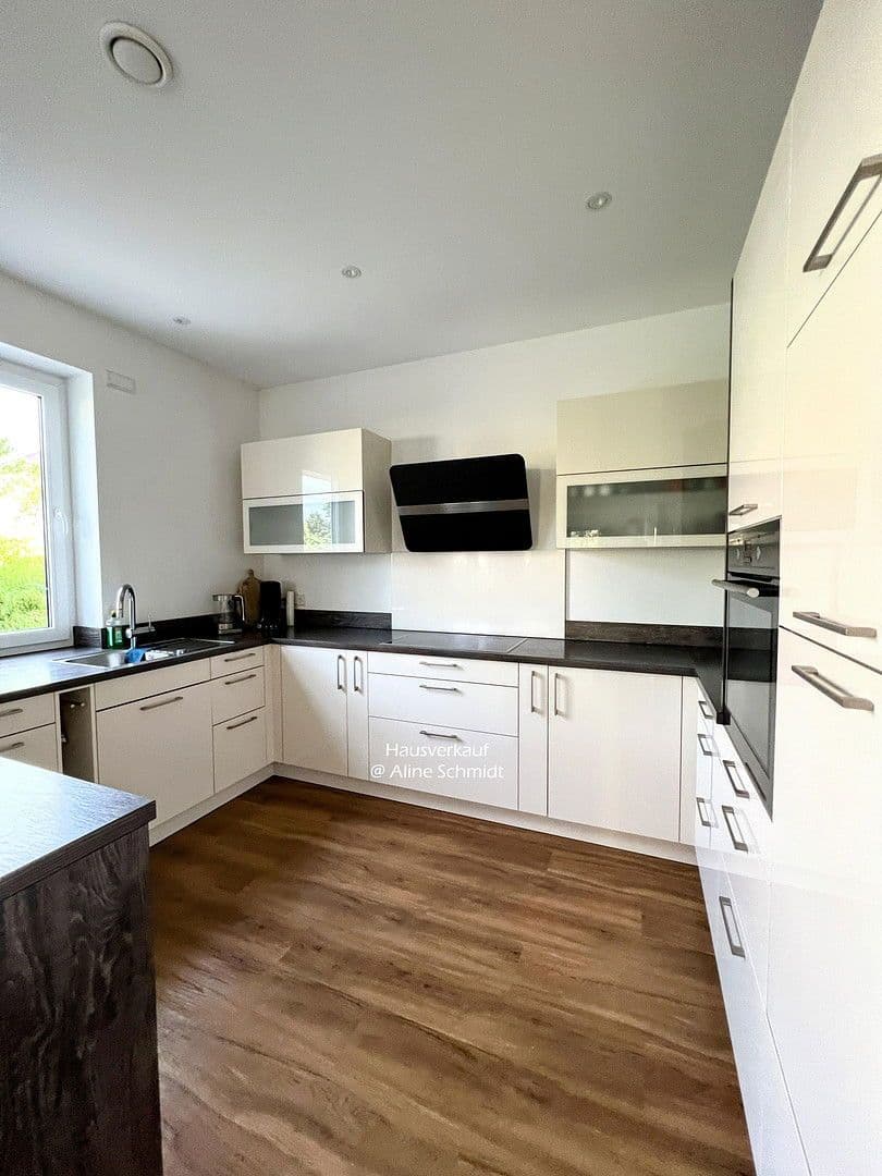 Predaj domu 210 m², pozemek 783 m², Radebeul, Sasko Predaj domu 210 m², pozemek 783 m², Radebeul, Sasko