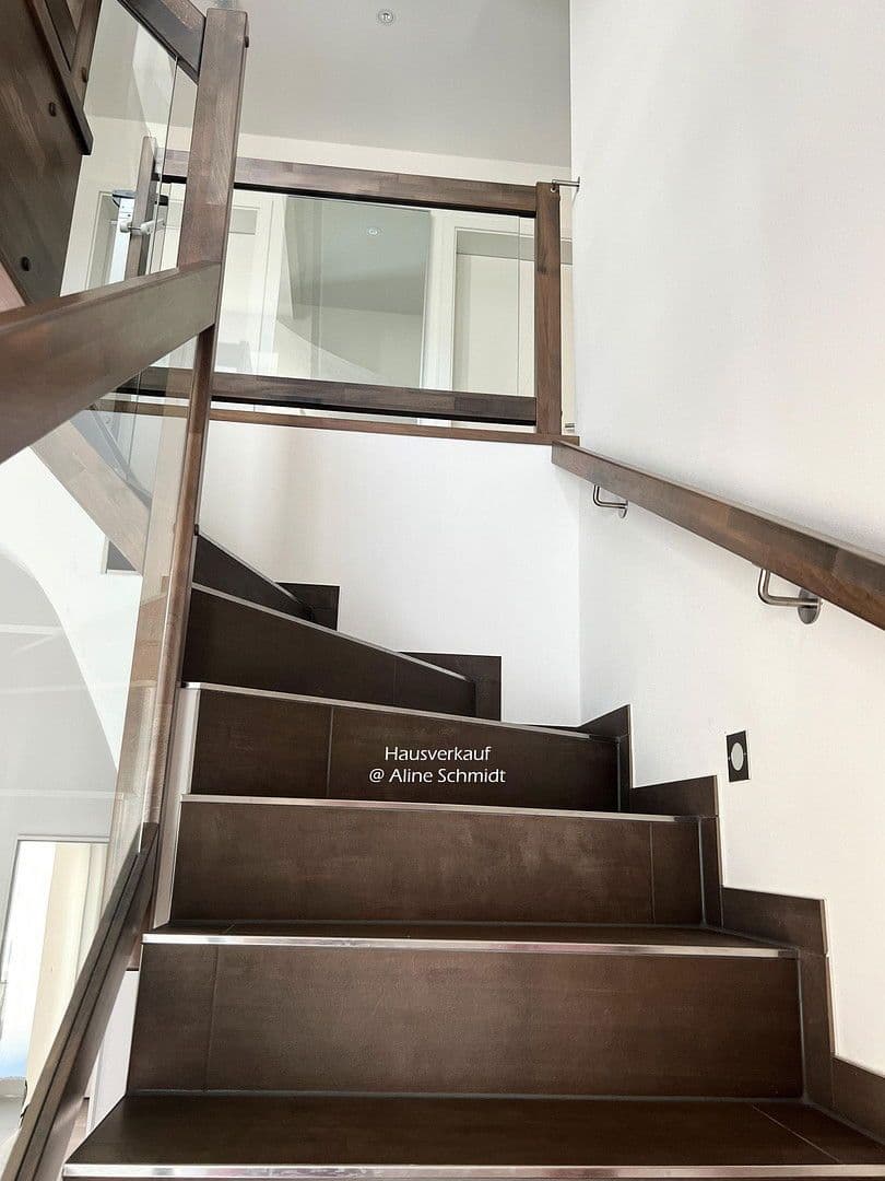 Predaj domu 210 m², pozemek 783 m², Radebeul, Sasko Predaj domu 210 m², pozemek 783 m², Radebeul, Sasko