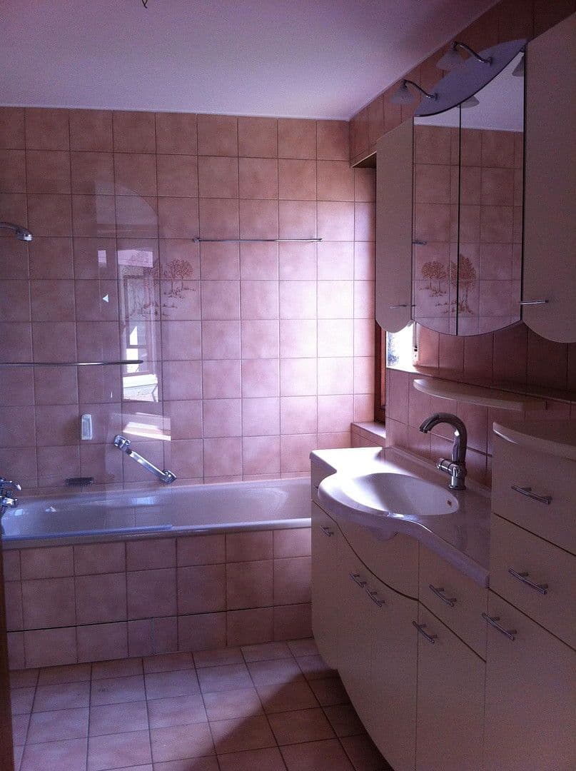 Prenájom bytu 2-izbový 94 m², Stuttgart, Bádensko-Wurttembersko Prenájom bytu 2-izbový 94 m², Stuttgart, Bádensko-Wurttembersko