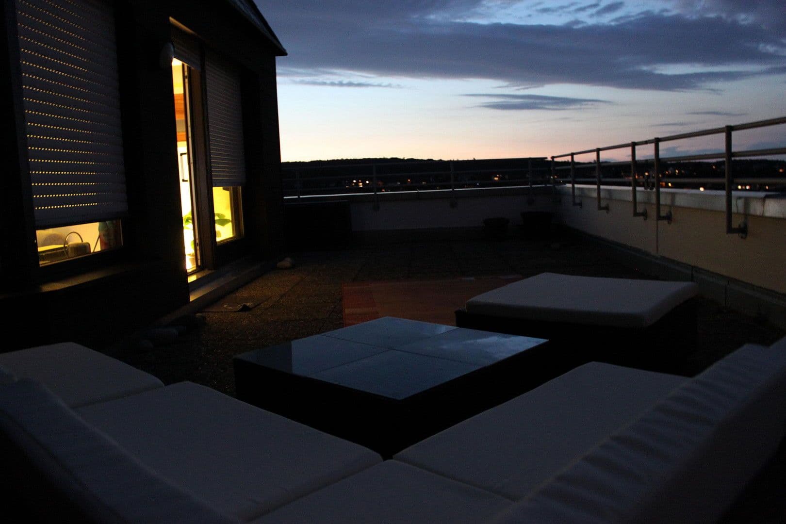 Prenájom bytu 2-izbový 94 m², Stuttgart, Bádensko-Wurttembersko Prenájom bytu 2-izbový 94 m², Stuttgart, Bádensko-Wurttembersko