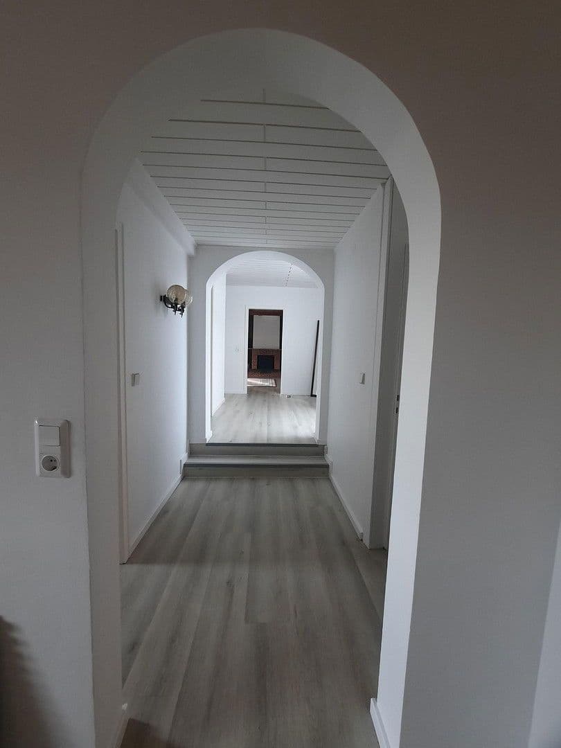 Predaj domu 297 m², pozemek 1.655 m², Dorfstraße 118, Michelstadt, Hesensko Predaj domu 297 m², pozemek 1.655 m², Dorfstraße 118, Michelstadt, Hesensko