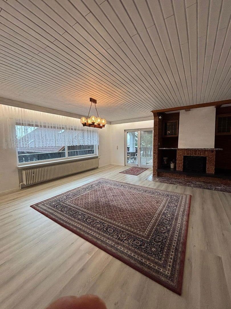 Predaj domu 297 m², pozemek 1.655 m², Dorfstraße 118, Michelstadt, Hesensko Predaj domu 297 m², pozemek 1.655 m², Dorfstraße 118, Michelstadt, Hesensko