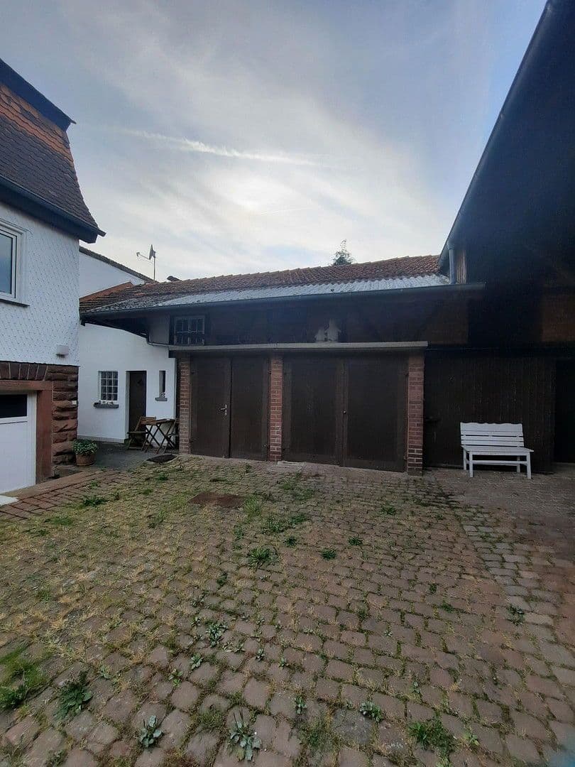 Predaj domu 297 m², pozemek 1.655 m², Dorfstraße 118, Michelstadt, Hesensko Predaj domu 297 m², pozemek 1.655 m², Dorfstraße 118, Michelstadt, Hesensko