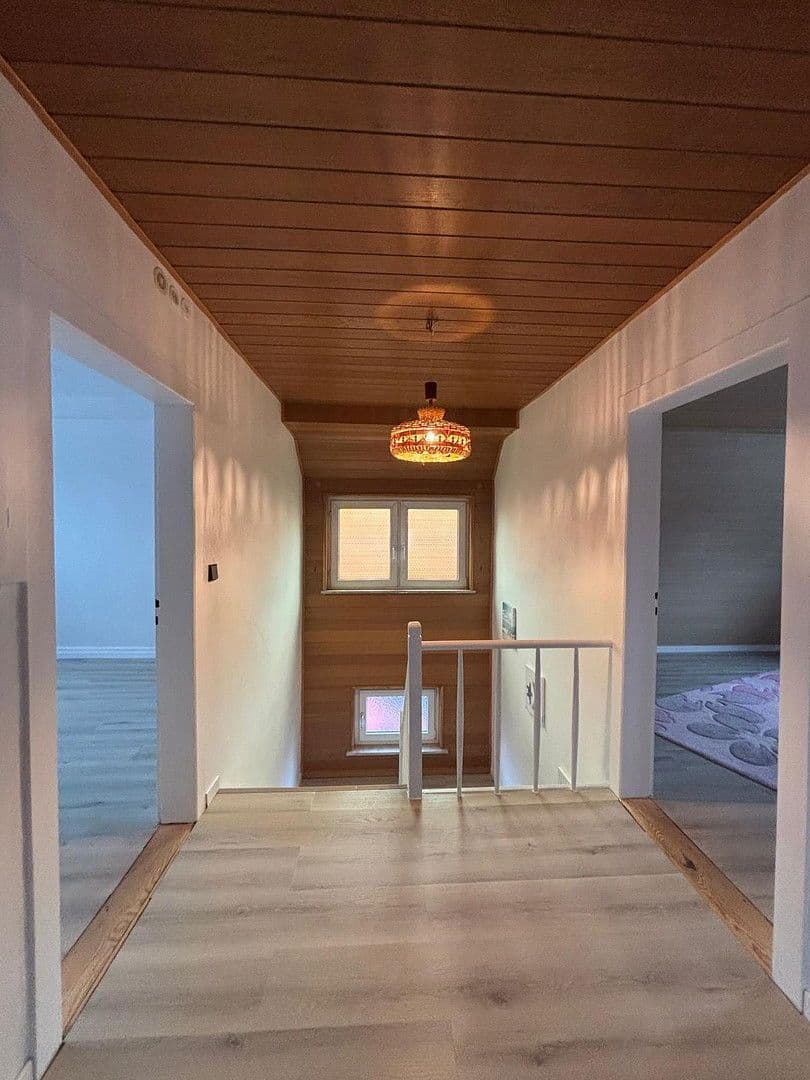 Predaj domu 297 m², pozemek 1.655 m², Dorfstraße 118, Michelstadt, Hesensko Predaj domu 297 m², pozemek 1.655 m², Dorfstraße 118, Michelstadt, Hesensko