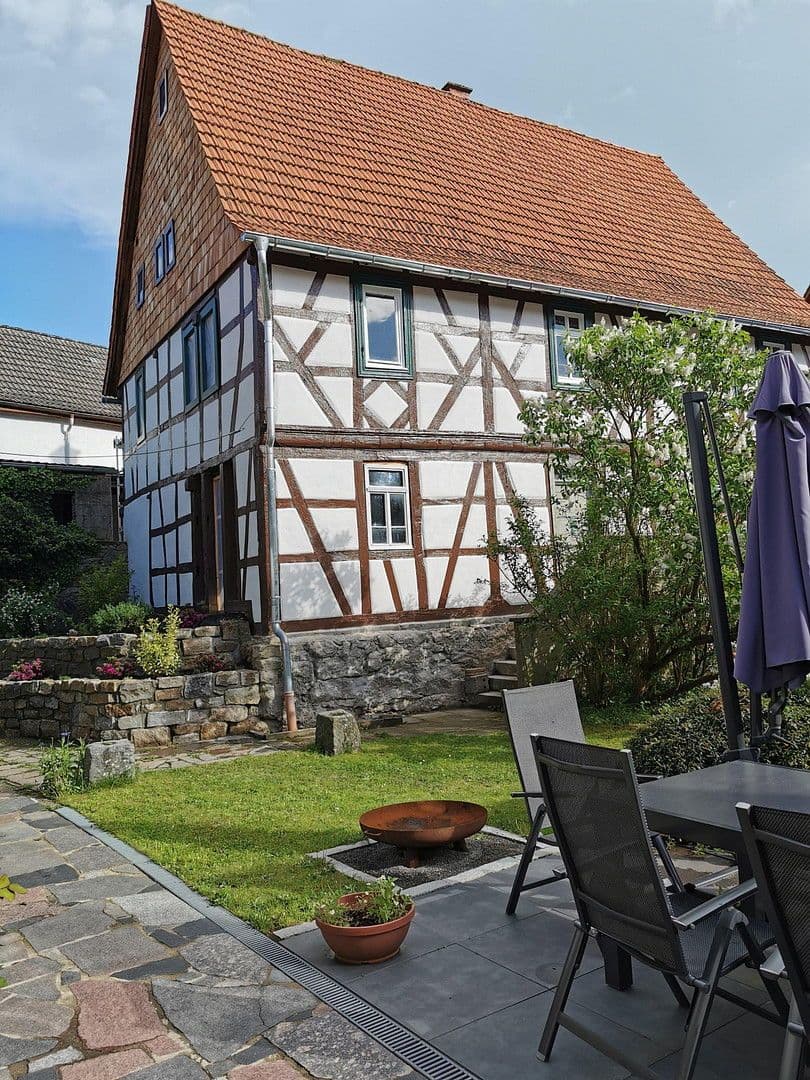 Predaj domu 325 m², pozemek 757 m², Friedhofstr. 2, Lautertal (Odenwald), Hesensko Predaj domu 325 m², pozemek 757 m², Friedhofstr. 2, Lautertal (Odenwald), Hesensko