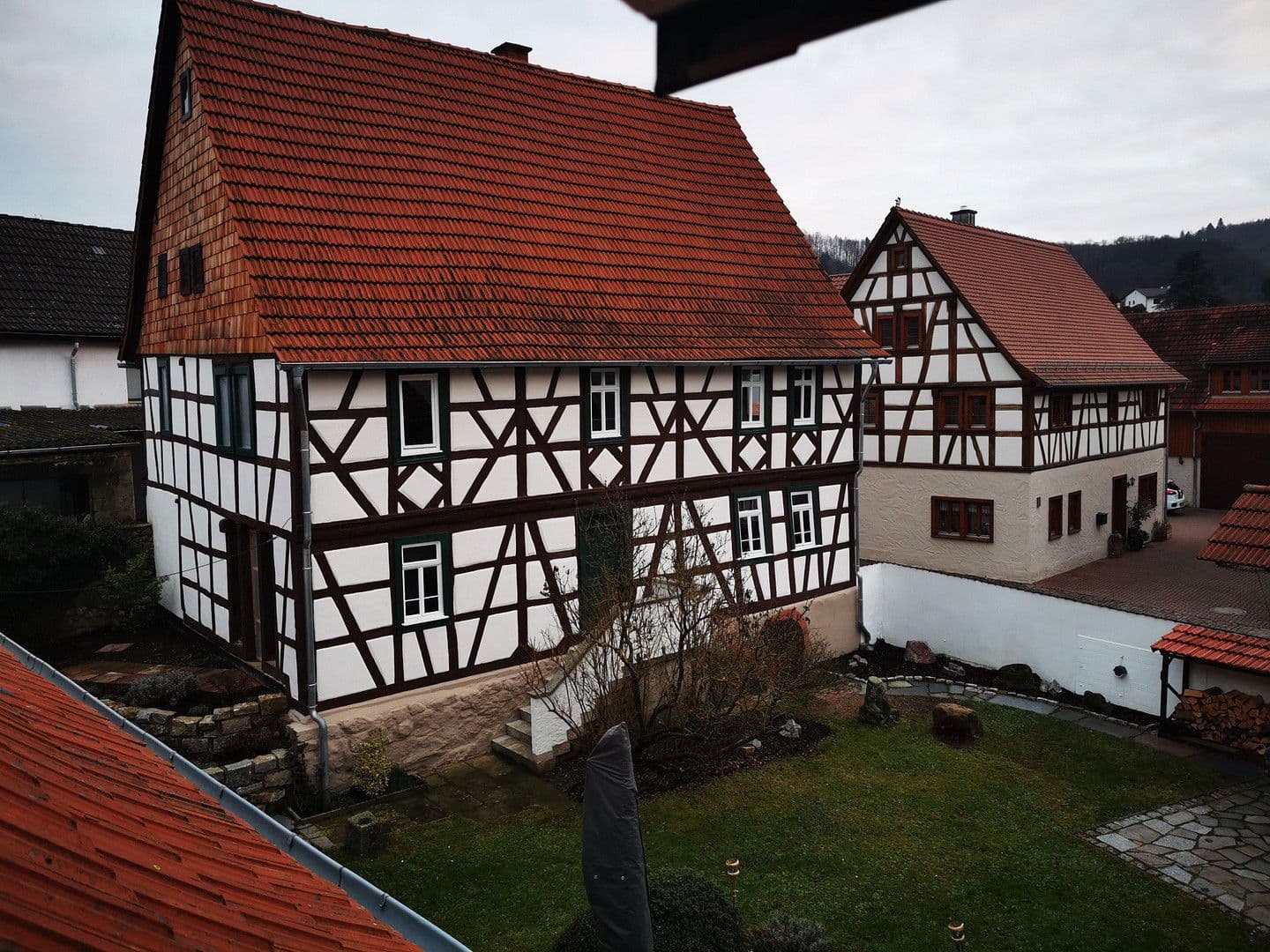 Predaj domu 325 m², pozemek 757 m², Friedhofstr. 2, Lautertal (Odenwald), Hesensko Predaj domu 325 m², pozemek 757 m², Friedhofstr. 2, Lautertal (Odenwald), Hesensko