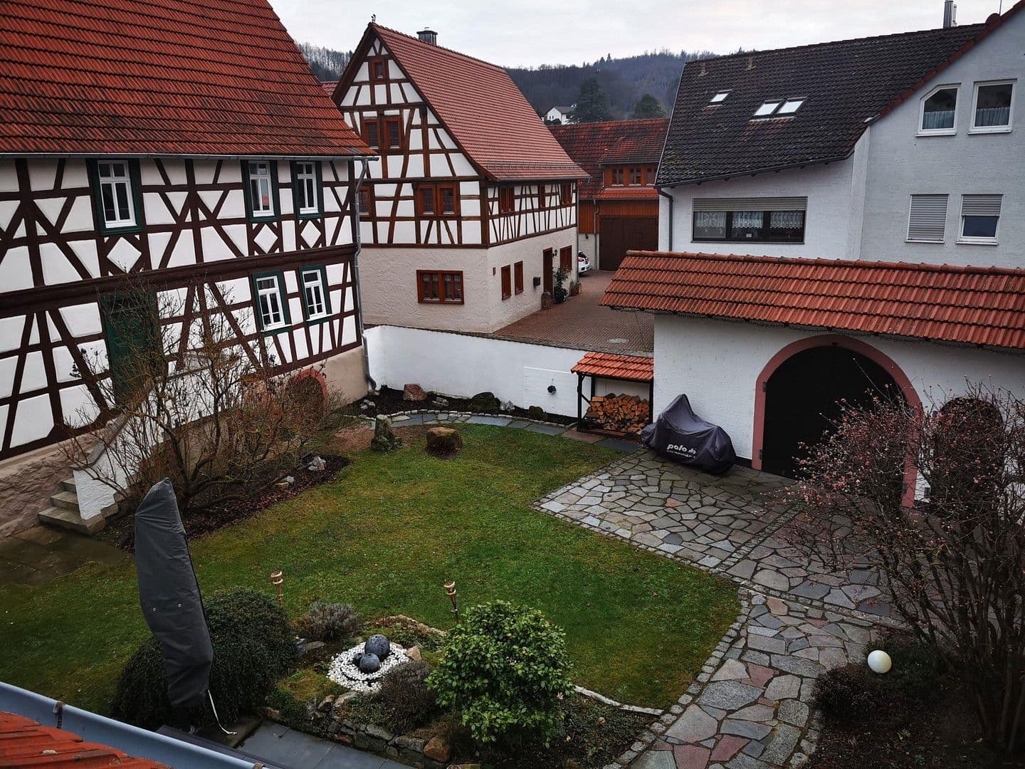 Predaj domu 325 m², pozemek 757 m², Friedhofstr. 2, Lautertal (Odenwald), Hesensko Predaj domu 325 m², pozemek 757 m², Friedhofstr. 2, Lautertal (Odenwald), Hesensko
