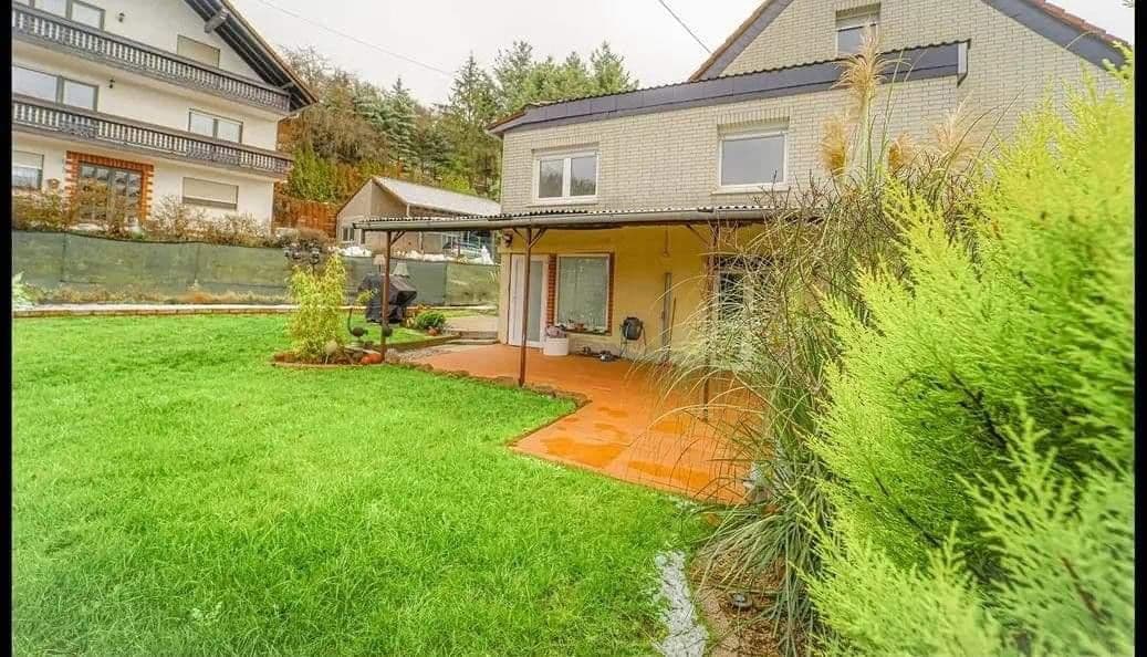 Predaj domu 198 m², pozemek 345 m², Hauptstrasse 16, Hirschhorn/Pfalz, Porýnie-Falcko Predaj domu 198 m², pozemek 345 m², Hauptstrasse 16, Hirschhorn/Pfalz, Porýnie-Falcko