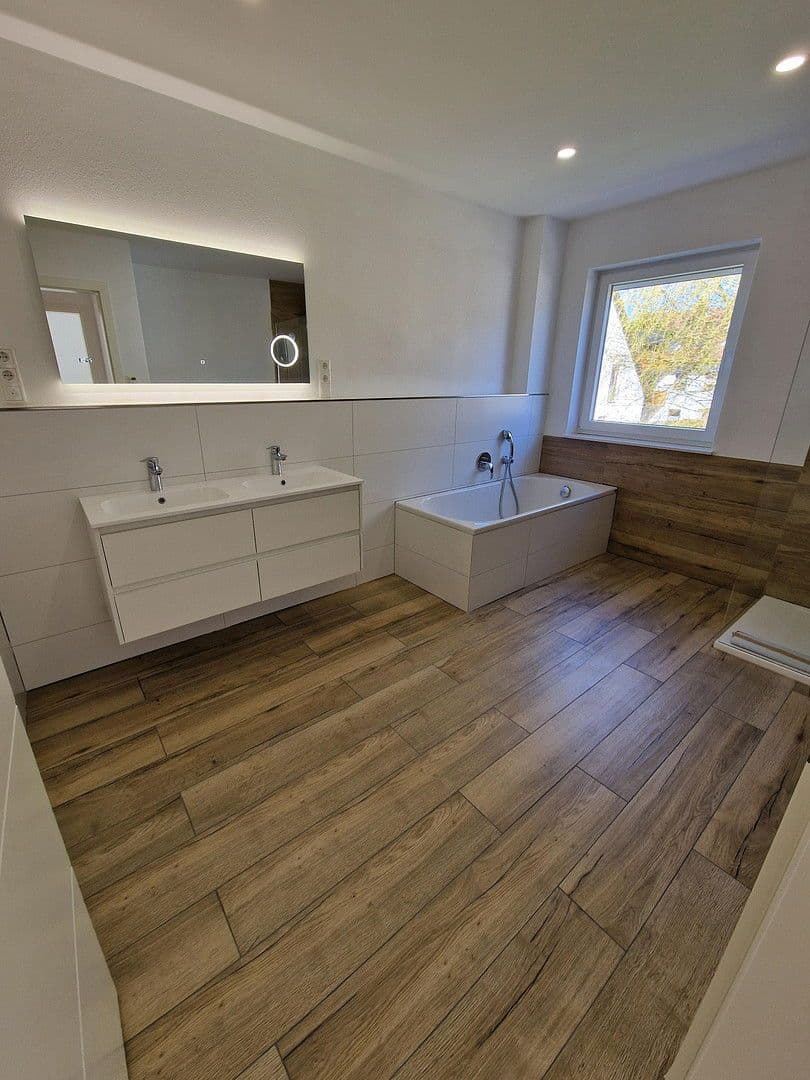 Predaj domu 160 m², pozemek 345 m², Altenmünster, Bavorsko Predaj domu 160 m², pozemek 345 m², Altenmünster, Bavorsko