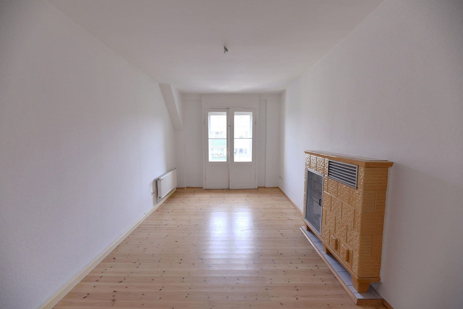 Prenájom bytu 4-izbový 132 m², Arnoldstraße 31, Dresden, Sasko Prenájom bytu 4-izbový 132 m², Arnoldstraße 31, Dresden, Sasko
