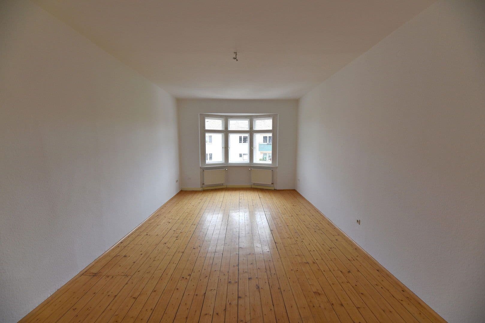 Prenájom bytu 4-izbový 132 m², Arnoldstraße 31, Dresden, Sasko Prenájom bytu 4-izbový 132 m², Arnoldstraße 31, Dresden, Sasko
