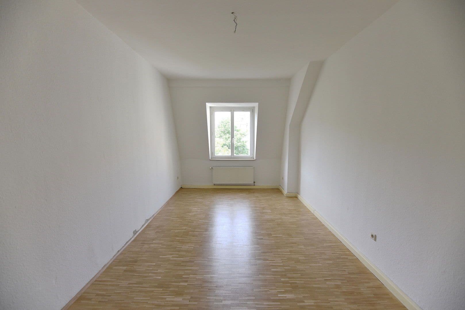 Prenájom bytu 4-izbový 132 m², Arnoldstraße 31, Dresden, Sasko Prenájom bytu 4-izbový 132 m², Arnoldstraße 31, Dresden, Sasko