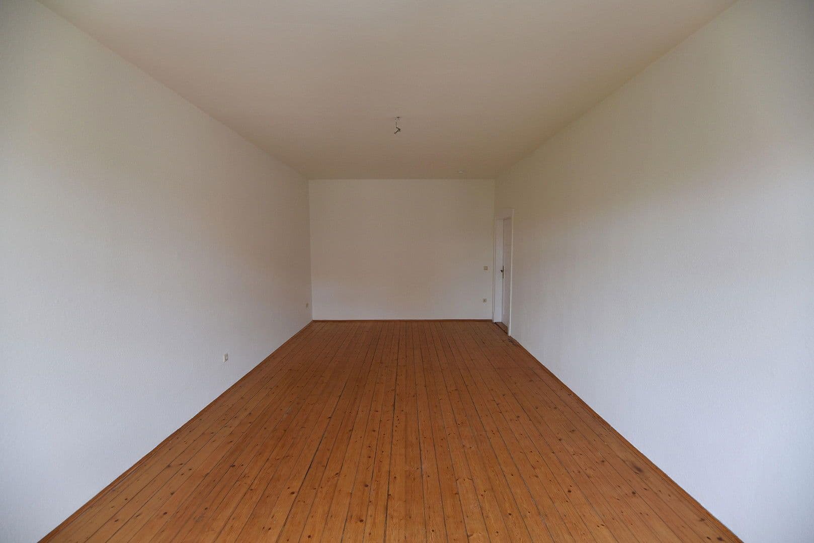 Prenájom bytu 4-izbový 132 m², Arnoldstraße 31, Dresden, Sasko Prenájom bytu 4-izbový 132 m², Arnoldstraße 31, Dresden, Sasko