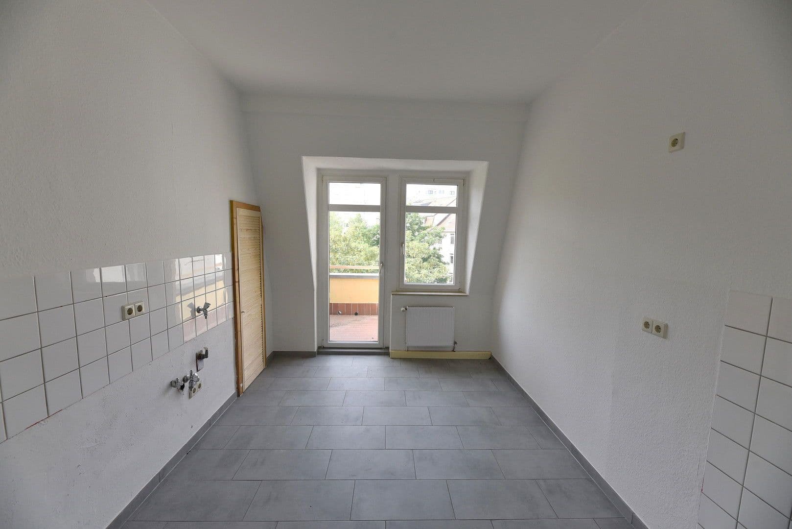 Prenájom bytu 4-izbový 132 m², Arnoldstraße 31, Dresden, Sasko Prenájom bytu 4-izbový 132 m², Arnoldstraße 31, Dresden, Sasko