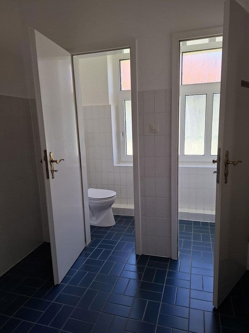 Prenájom kancelárie 250 m², Loebensteinstr. 38, Hannover, Dolné Sasko Prenájom kancelárie 250 m², Loebensteinstr. 38, Hannover, Dolné Sasko