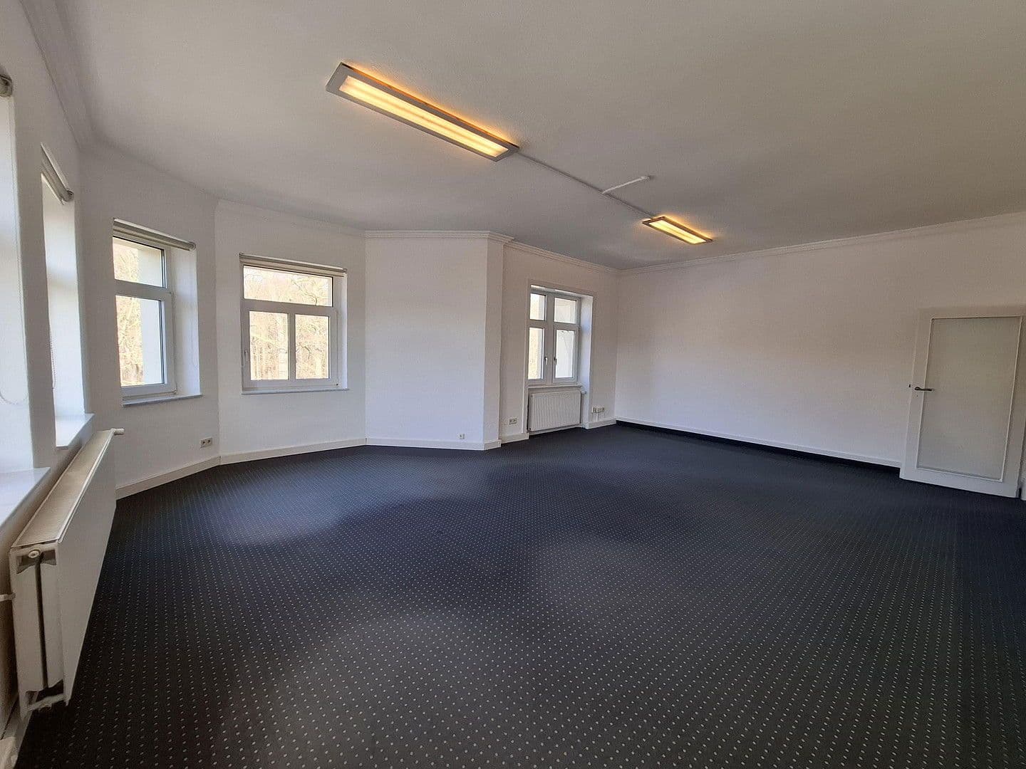 Prenájom kancelárie 250 m², Loebensteinstr. 38, Hannover, Dolné Sasko Prenájom kancelárie 250 m², Loebensteinstr. 38, Hannover, Dolné Sasko