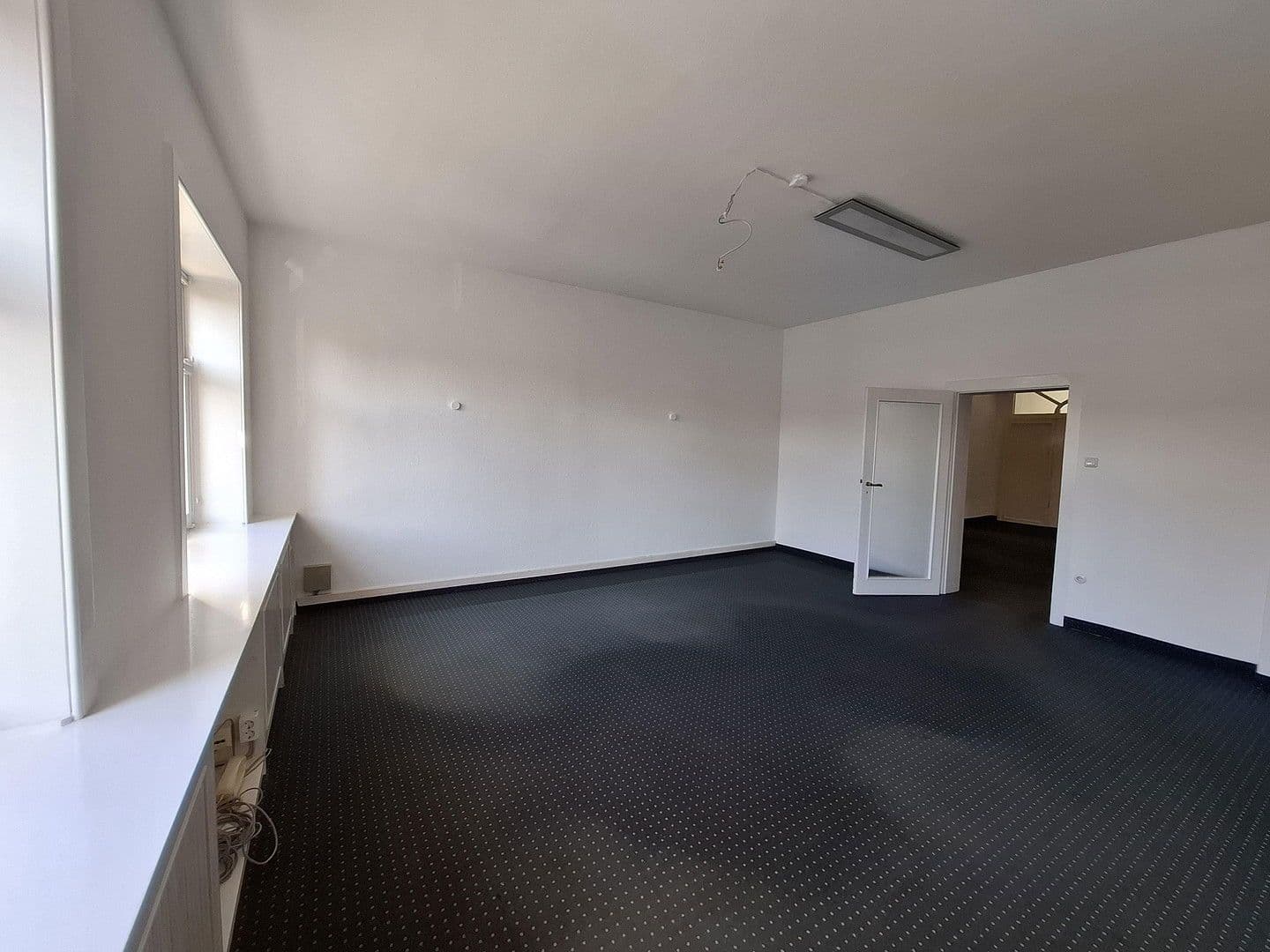 Prenájom kancelárie 250 m², Loebensteinstr. 38, Hannover, Dolné Sasko Prenájom kancelárie 250 m², Loebensteinstr. 38, Hannover, Dolné Sasko