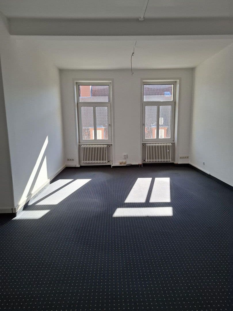 Prenájom kancelárie 250 m², Loebensteinstr. 38, Hannover, Dolné Sasko Prenájom kancelárie 250 m², Loebensteinstr. 38, Hannover, Dolné Sasko