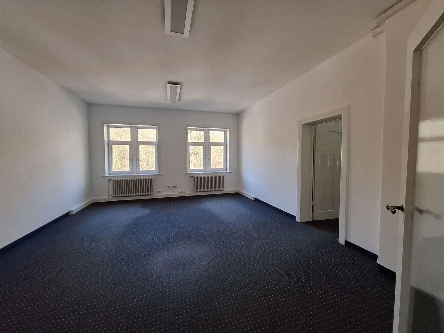 Prenájom kancelárie 250 m², Loebensteinstr. 38, Hannover, Dolné Sasko Prenájom kancelárie 250 m², Loebensteinstr. 38, Hannover, Dolné Sasko