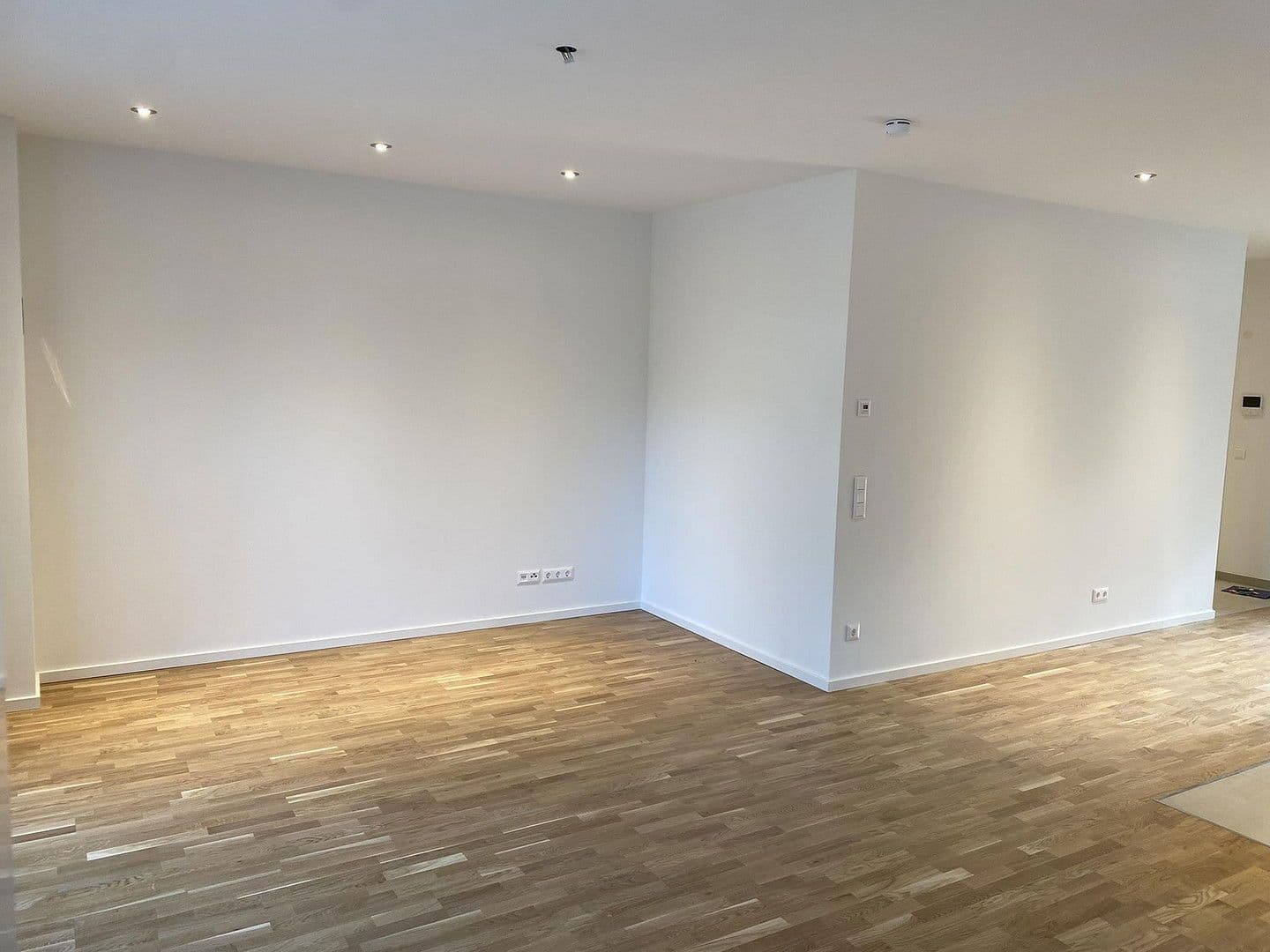 Prenájom bytu 3-izbový 100 m², Friedrich-Engels-Damm 83, Bad Saarow, Brandenbursko Prenájom bytu 3-izbový 100 m², Friedrich-Engels-Damm 83, Bad Saarow, Brandenbursko