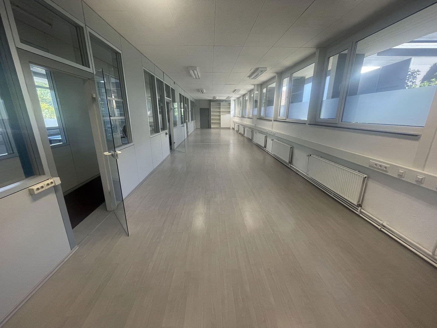 Prenájom kancelárie 222 m², Weil der Stadt, Bádensko-Wurttembersko Prenájom kancelárie 222 m², Weil der Stadt, Bádensko-Wurttembersko