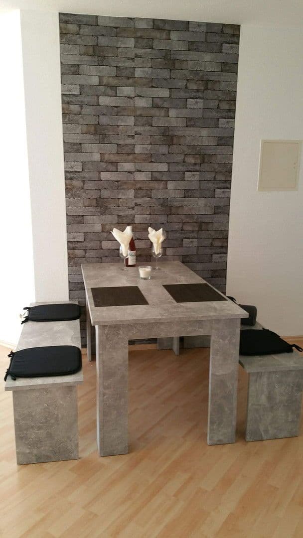 Prenájom bytu 3-izbový 68 m², Künzelsau, Bádensko-Wurttembersko Prenájom bytu 3-izbový 68 m², Künzelsau, Bádensko-Wurttembersko