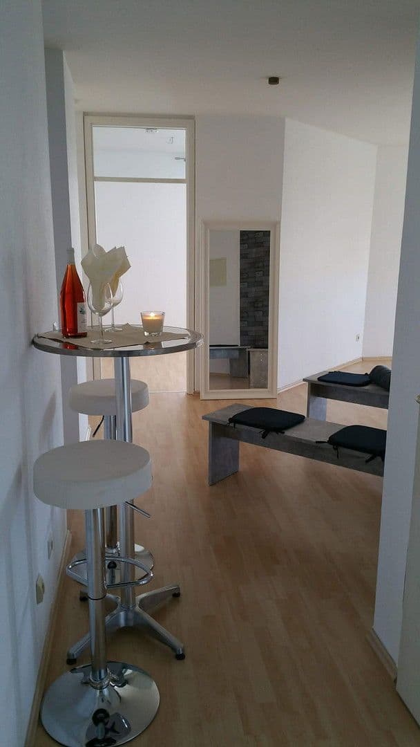 Prenájom bytu 3-izbový 68 m², Künzelsau, Bádensko-Wurttembersko Prenájom bytu 3-izbový 68 m², Künzelsau, Bádensko-Wurttembersko