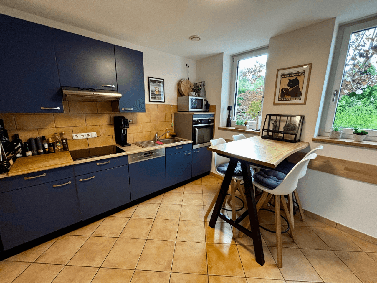 Prenájom bytu 3-izbový 110 m², Kasel, Porýnie-Falcko Prenájom bytu 3-izbový 110 m², Kasel, Porýnie-Falcko