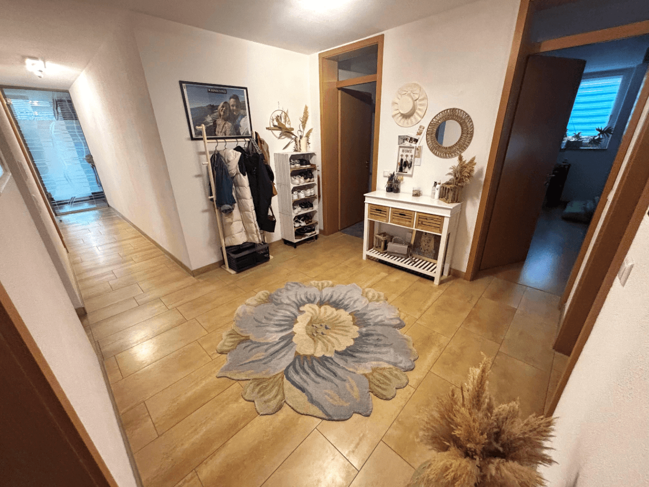 Prenájom bytu 3-izbový 110 m², Kasel, Porýnie-Falcko Prenájom bytu 3-izbový 110 m², Kasel, Porýnie-Falcko