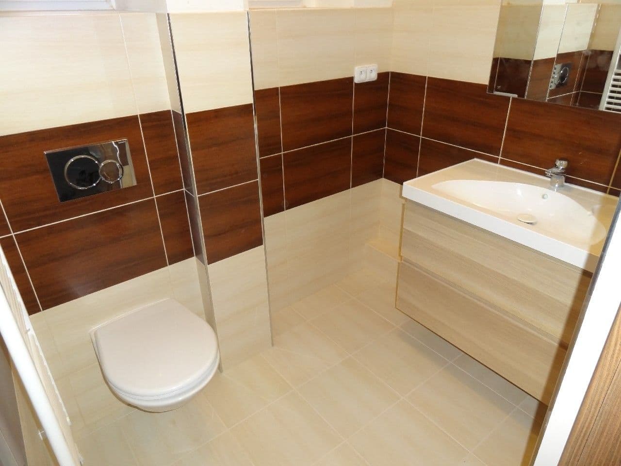 Prenájom bytu 2-izbový 48 m², Adamovská, Praha, Praha Prenájom bytu 2-izbový 48 m², Adamovská, Praha, Praha