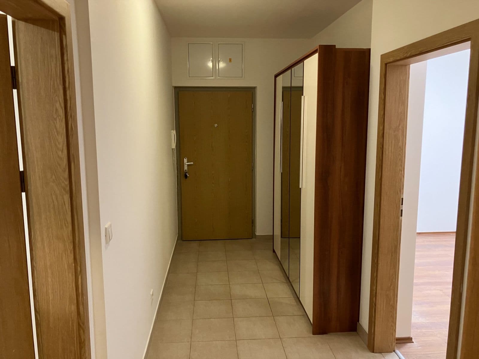 Prenájom bytu 2-izbový 38 m², Hornoměcholupská, Praha, Praha Prenájom bytu 2-izbový 38 m², Hornoměcholupská, Praha, Praha
