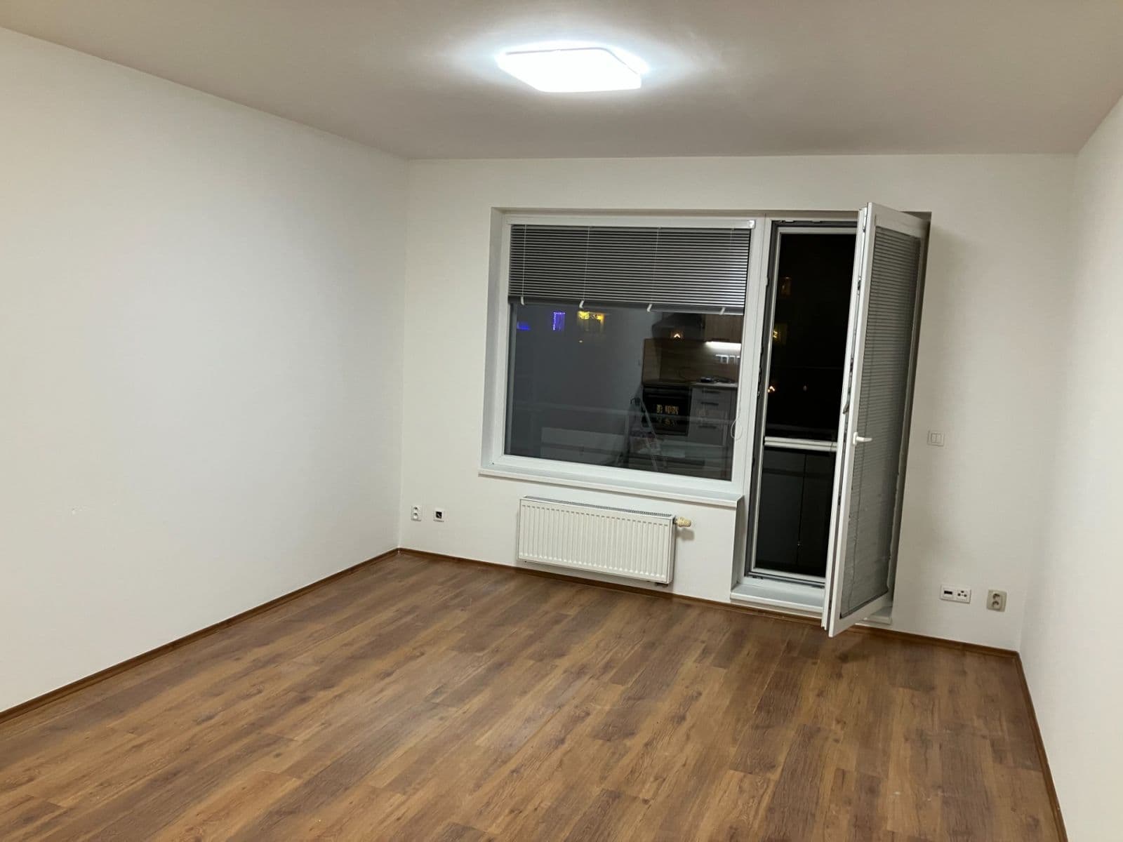 Prenájom bytu 2-izbový 38 m², Hornoměcholupská, Praha, Praha Prenájom bytu 2-izbový 38 m², Hornoměcholupská, Praha, Praha