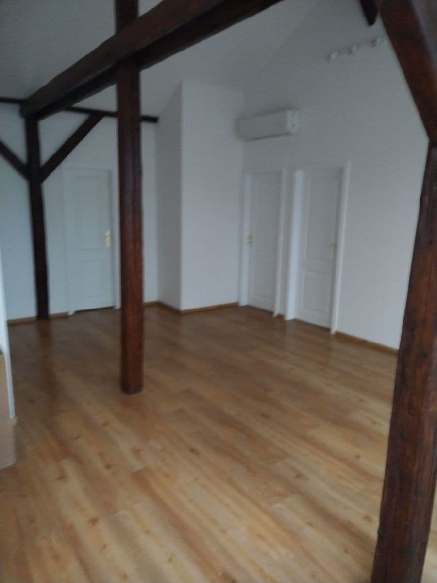 Prenájom bytu 3-izbový 86 m², Na Hrázi, Praha, Praha Prenájom bytu 3-izbový 86 m², Na Hrázi, Praha, Praha