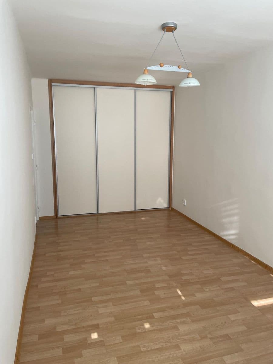 Prenájom bytu 1-izbový 30 m², Šestajovická, Praha, Praha Prenájom bytu 1-izbový 30 m², Šestajovická, Praha, Praha