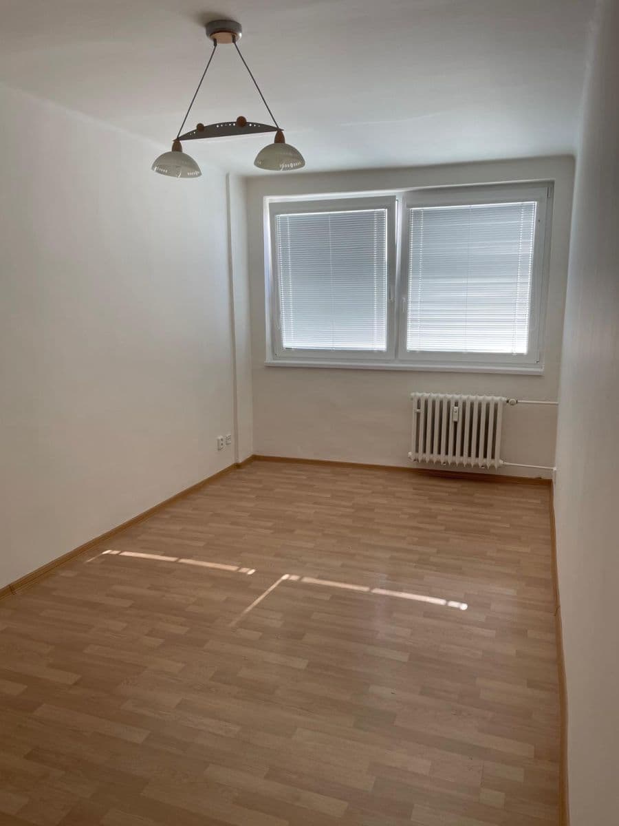 Prenájom bytu 1-izbový 30 m², Šestajovická, Praha, Praha Prenájom bytu 1-izbový 30 m², Šestajovická, Praha, Praha