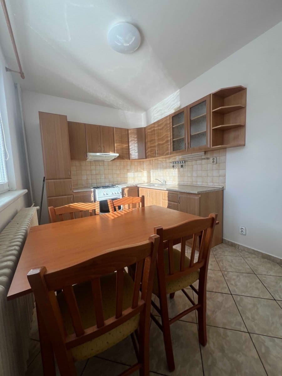 Predaj bytu 3-izbový 67 m², Centrum II., Dubnica nad Váhom, Trenčiansky kraj Predaj bytu 3-izbový 67 m², Centrum II., Dubnica nad Váhom, Trenčiansky kraj